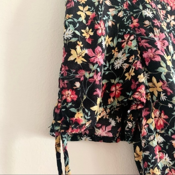 Bershka GIRL Short Sleeve Playsuit Allover Floral Print V Neck Romper - Picture 7 of 15